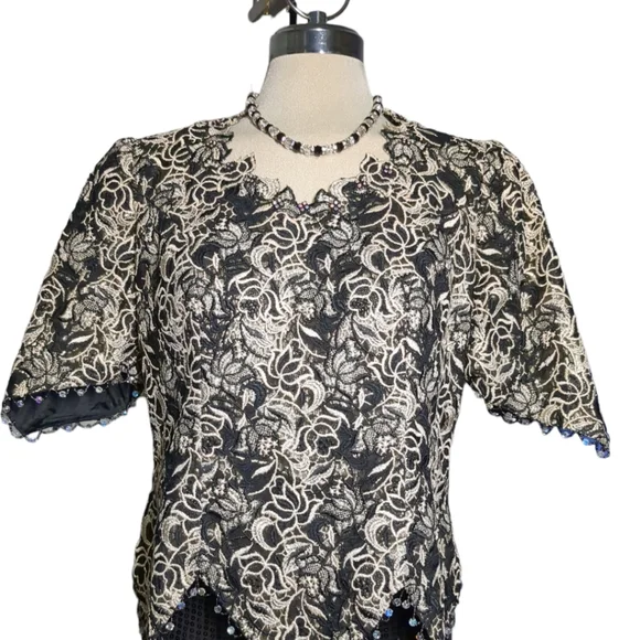 Michael Jordan Luxury Black &Gold Lace With Crystal Beads Trimmed Blouse Size M - Picture 9 of 16